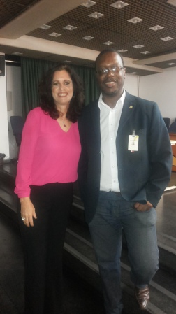 Com a Dra Mônica Bandeira de Mello, Ginecologista da FCECON e ativista da campanha de vainação gratuíta contra o HPV